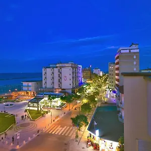 Royal Hotel